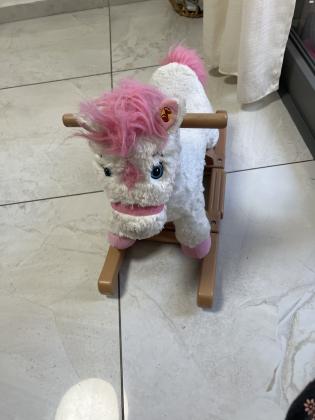 נדנדת בימבה סוס עושה קולות נדנדה בימבה