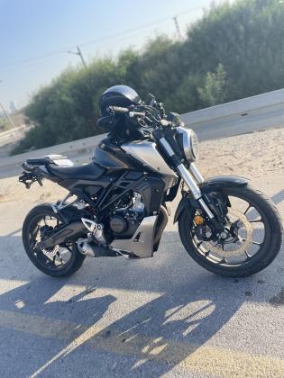 הונדה CB125R (2018)