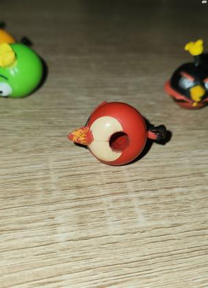 מגוון בובות קטנות של אנגרי