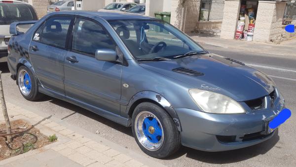 מיצובישי לנסר קלאסיק (2008)