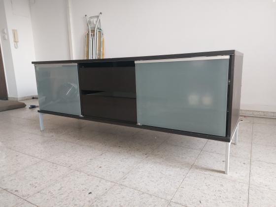 שידת טלוויזיה של איקאה ikea