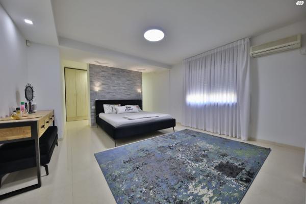 שושנים 3 (צור שלום)