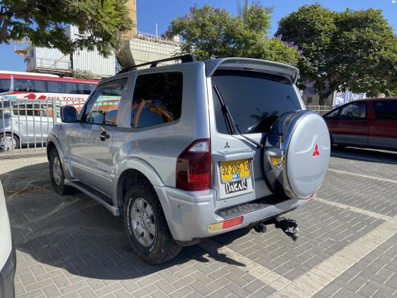 מיצובישי פג'רו קצר (2006)