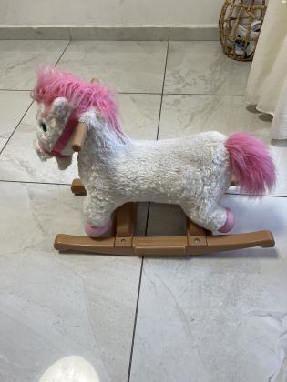 נדנדת בימבה סוס עושה קולות נדנדה בימבה