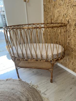 עריסה קש קלוע כחדשה!!