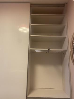 ארון יפיפה של הרדור, 3 דלתות הזזה מרחפות