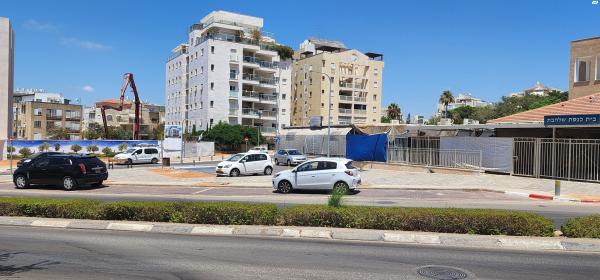 יטקובסקי אחים 19 (כפר גנים ב)