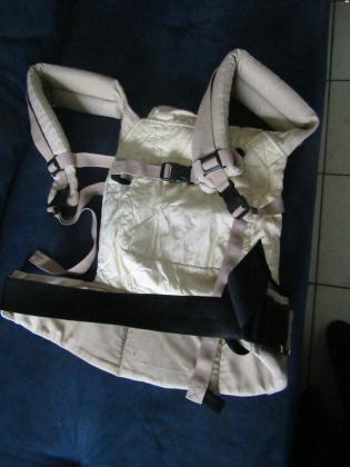 מנשא ארגו קלאסי צבע חאקי