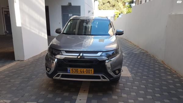 מיצובישי אאוטלנדר (2019)