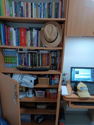 ארון ספריה צבע בוק יער