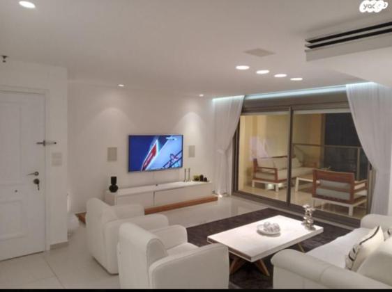 דרך משה דיין 32 (קרית סביונים)