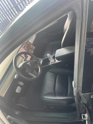 טסלה מודל 3 (2021)