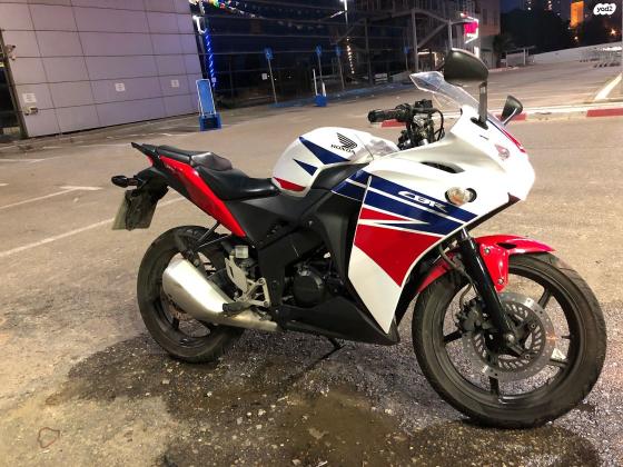 הונדה CBR125R (2017)