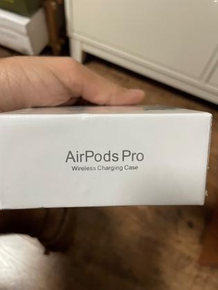 למכירה איירפודס פרו הדור הראשון