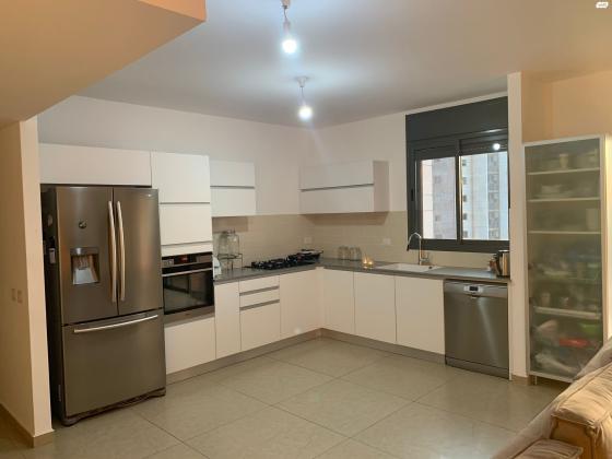 אפרים קציר 15 (מתחם 1200)