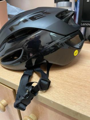 למכירה קסדה met rivale mips