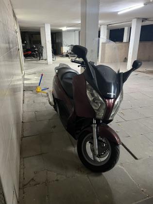 הונדה ואראדרו 125 (2010)