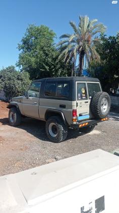 טויוטה לנד קרוזר סדרה 70 (1998)