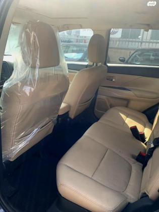 מיצובישי אאוטלנדר (2013)