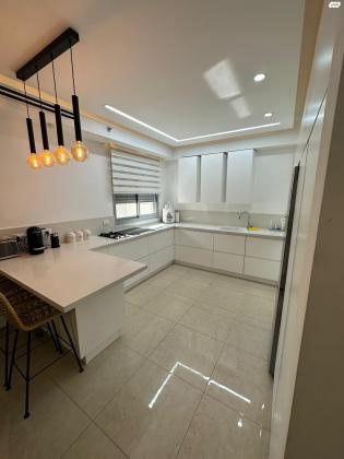 יצחק למדן 15 (שכונה ב)