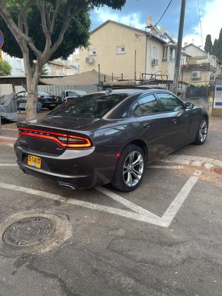 דודג' צ'ארג'ר (2015)