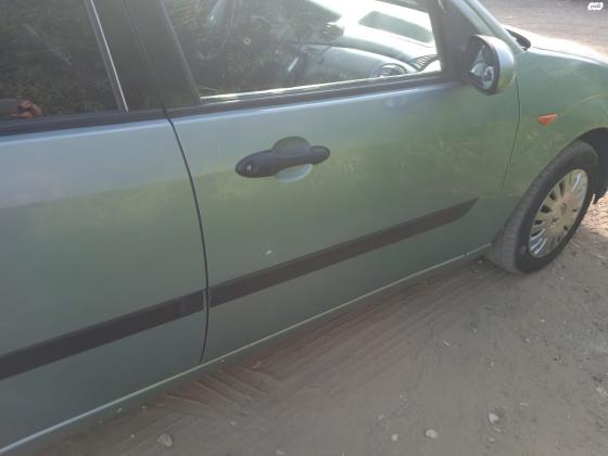 פורד פוקוס (2001)