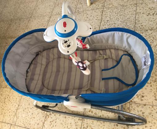 טרמפולינה Tiny love במצב מעולה בצבע כחול