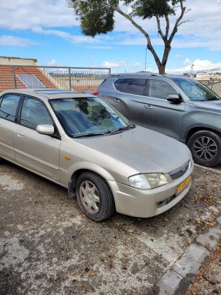 מאזדה 323 לאנטיס (2000)