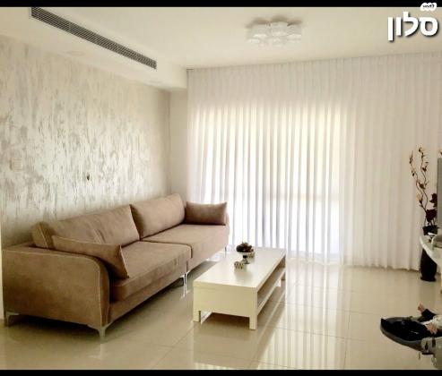 נחום שריג 12 (רמות)