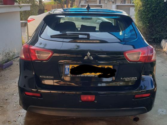 מיצובישי לנסר ספורטבק (2011)