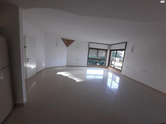 אברהם בויאר 5 (רמת אביב ג)