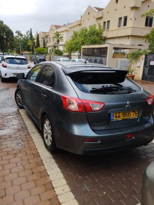 מיצובישי לנסר ספורטבק (2011)