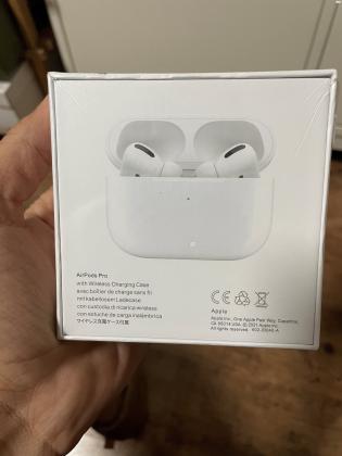 למכירה איירפודס פרו הדור הראשון