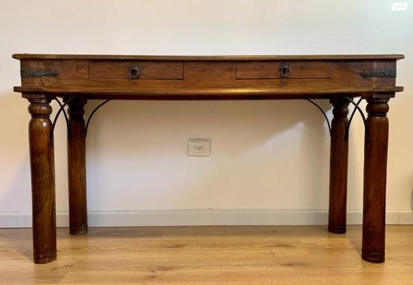 שידת קונסולה שתי מגירות יפהפיה