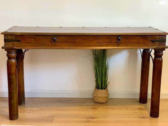 שידת קונסולה שתי מגירות יפהפיה