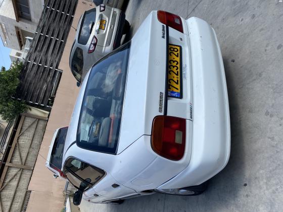 סוזוקי בלנו (2000)