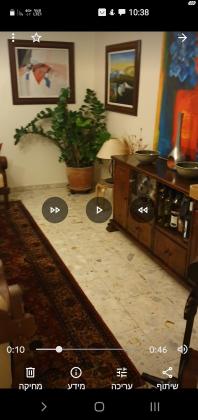 מזנון עץ עתיק שמור מאד בצורת ר גודל 2