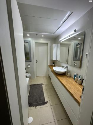 יצחק למדן 15 (שכונה ב)