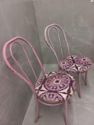 4 כסאות מתכת צבעוניים וחזקים