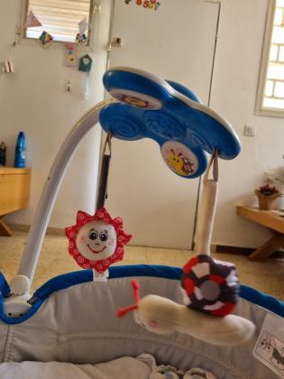 טרמפולינה Tiny love במצב מעולה בצבע כחול