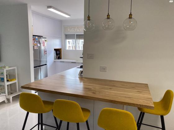 שדרות יוהנה ז'בוטינסקי 12 (נווה זאב)