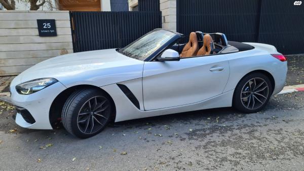 ב.מ.וו Z4 (2021)