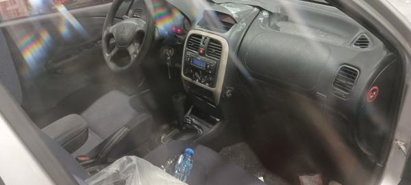 מיצובישי כריזמה (2003)