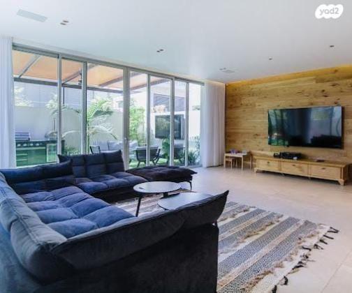 נתן יונתן 15 (פסגות אפק)