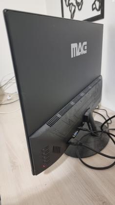 מסך מחשב דק של חברת