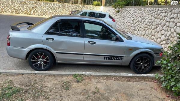 מאזדה 323 לאנטיס (2004)