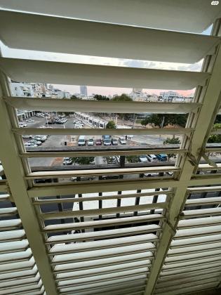 ארלוזורוב 82 (מרכז)