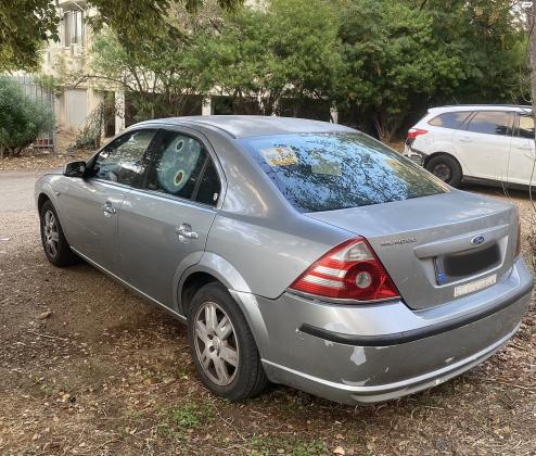 פורד מונדאו (2006)