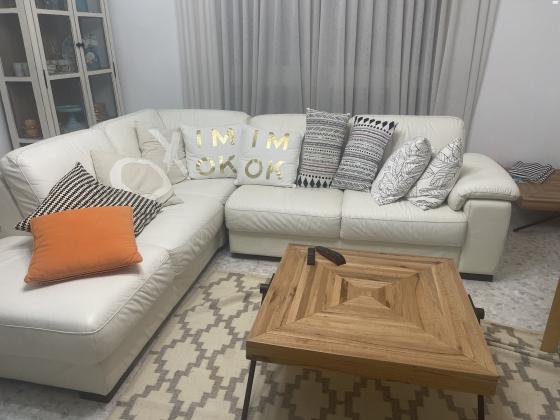 סלון עור איטלקי פינתי +שולחן