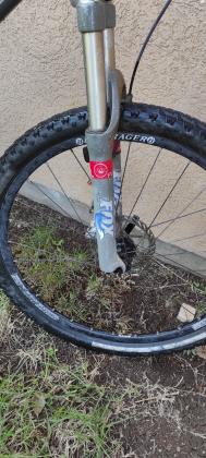 אופני שיכוך מלא מצוינות, מעביר